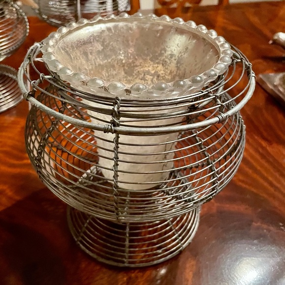 Four Wire Footed Planters/Containers (NWT) - Picture 9 of 11